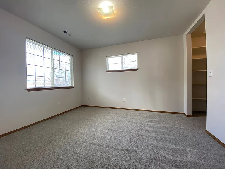 145 N 18th E #G27 — Photo 18