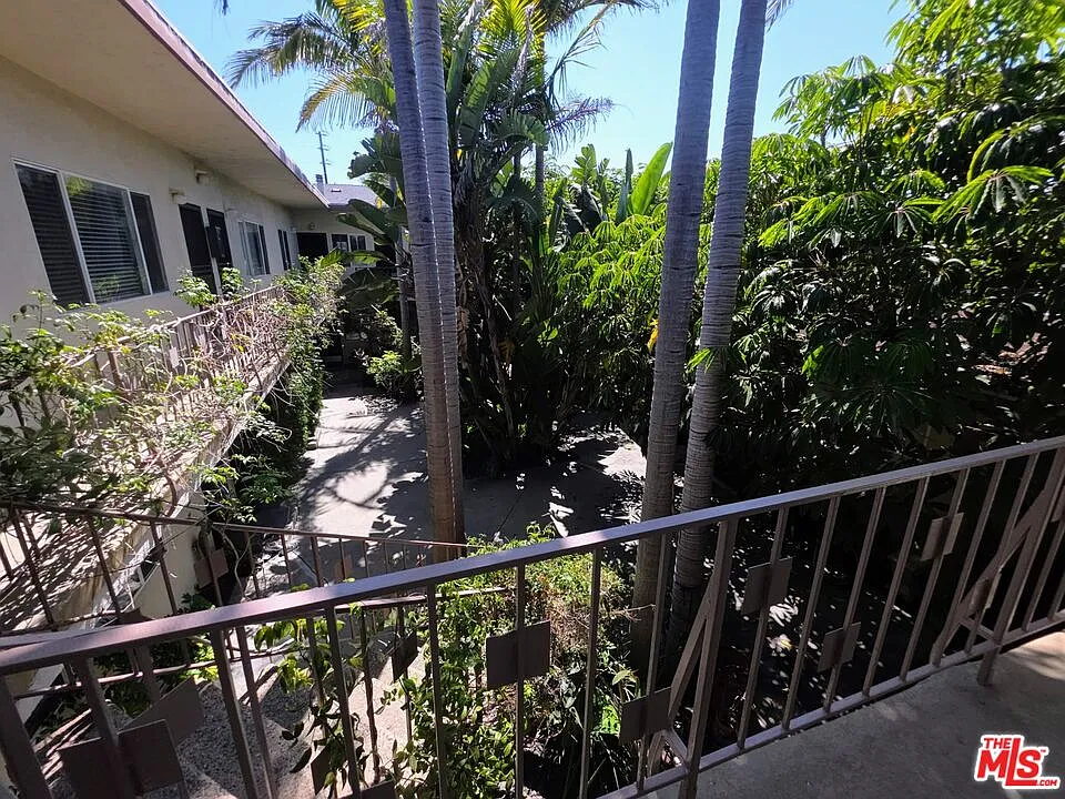 305 Broadway St #20
