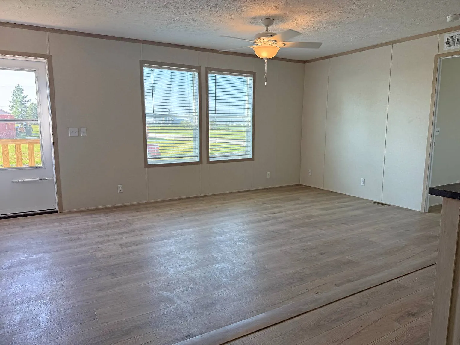 3 bed, 2.0 bath, 1160 sqft, $1,500 — Photo 4