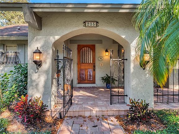 Home For Sale In Sweetwater Oaks