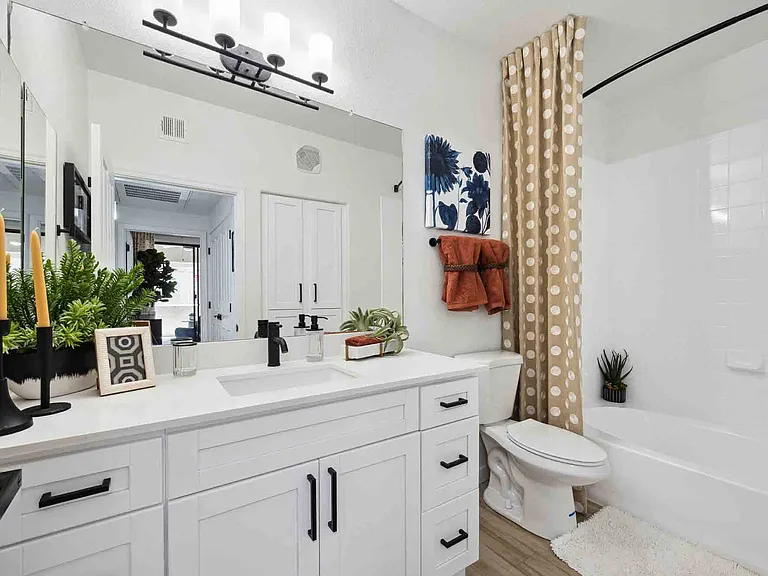 Zone Luxe, Glendale, AZ, Bathroom