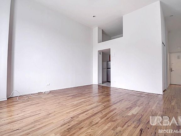 5th image of 123 Bank St APT 540