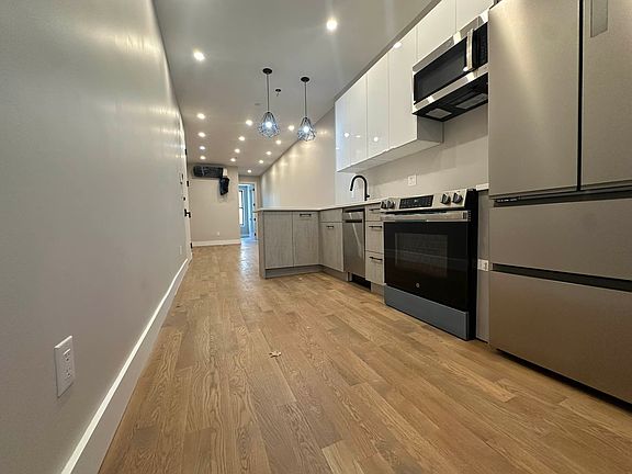 2nd image of 428 Bleecker St #3A