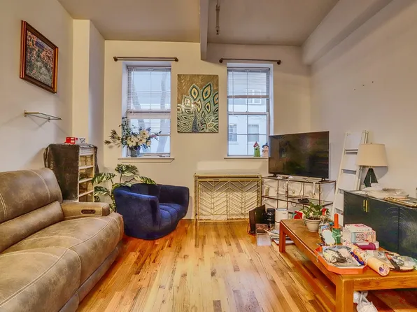 1034 Clinton Street image 1 of 35