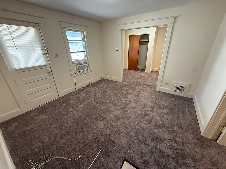 310 Grant Ave #2R — Photo 3