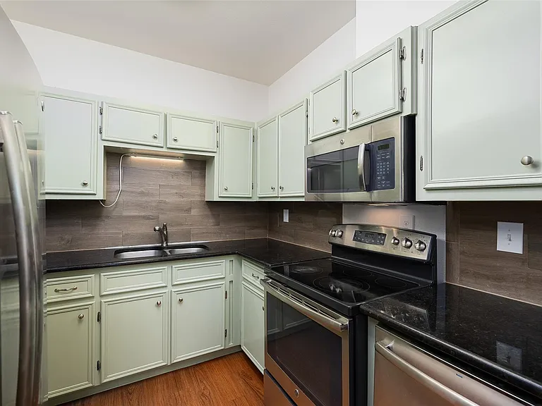 4505 Red River St #B — Photo 6