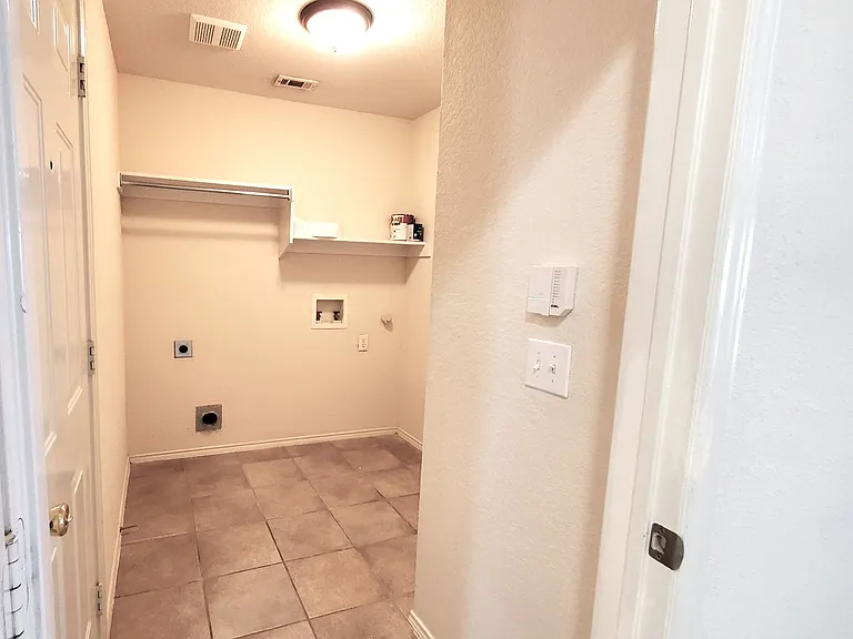 3021 Sawgrass Dr — Photo 8