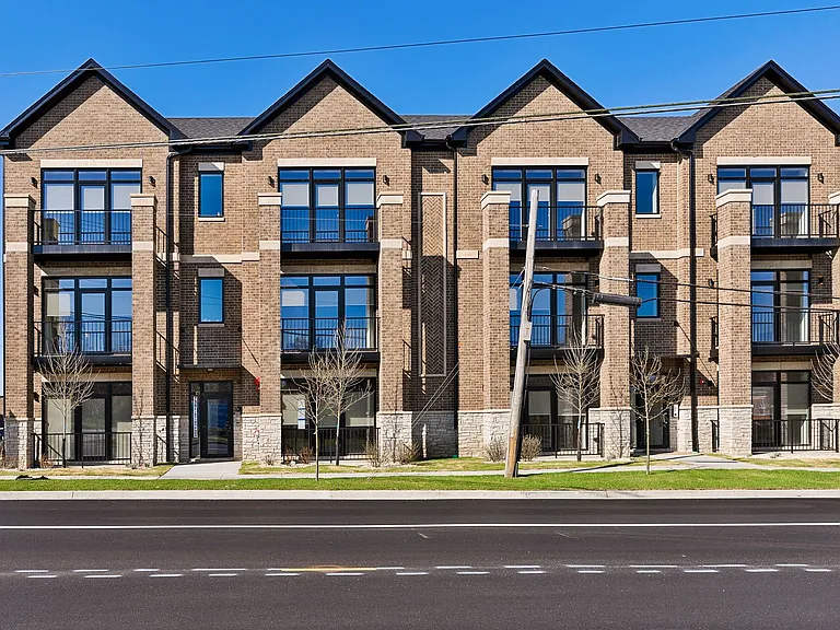 Roselle Station Apartments — Photo 15