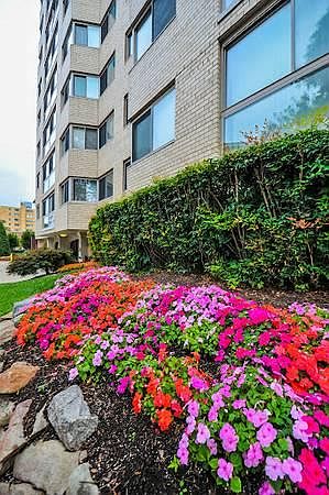 1st image of 922 24th St NW APT 404