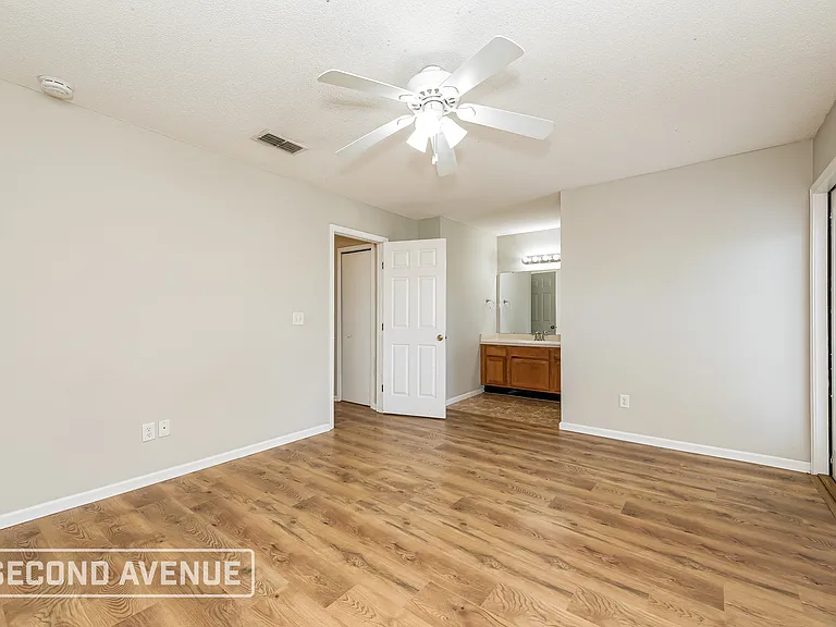 5647 Ellis Trace Dr — Photo 11
