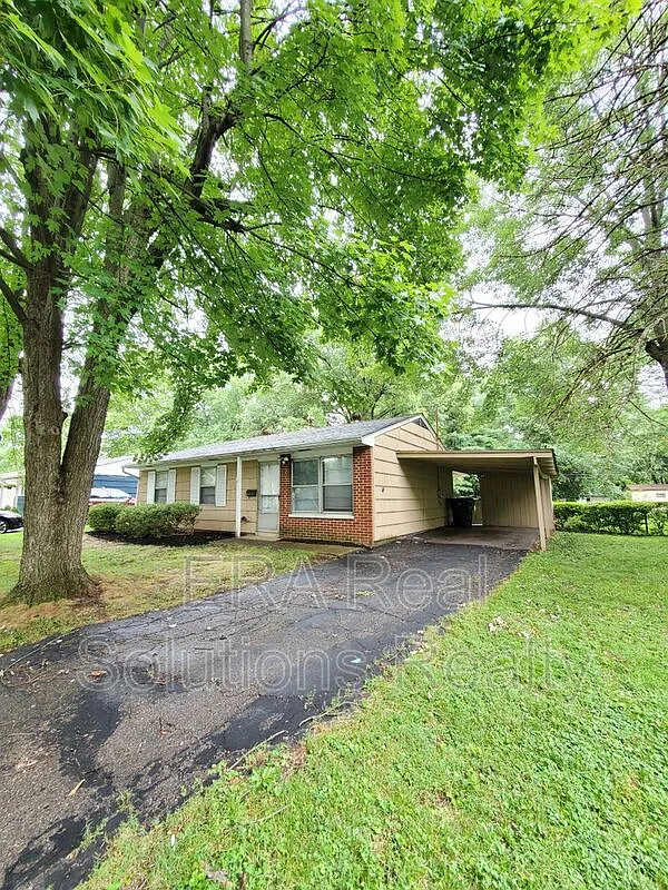 1722 Burlington Ave photo 1