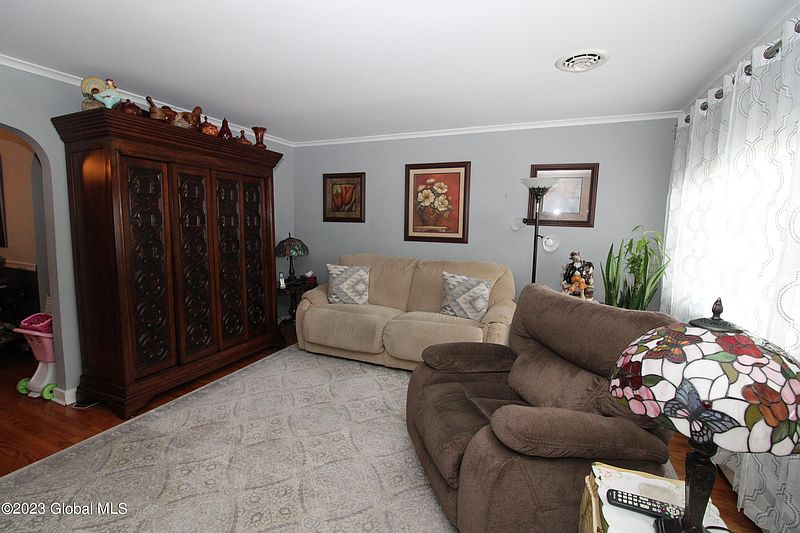 5th image of 1146 McClellan Street