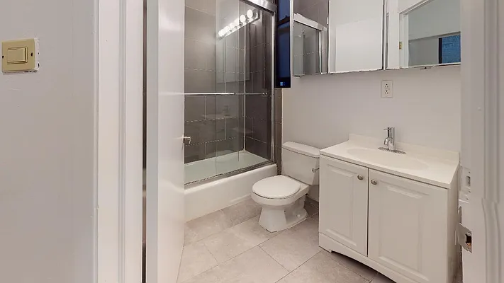 Rented by Bond New York | media 17