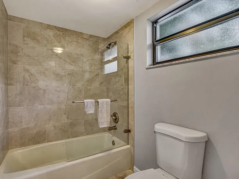 11863 Wimbledon Cir #424 — Photo 10