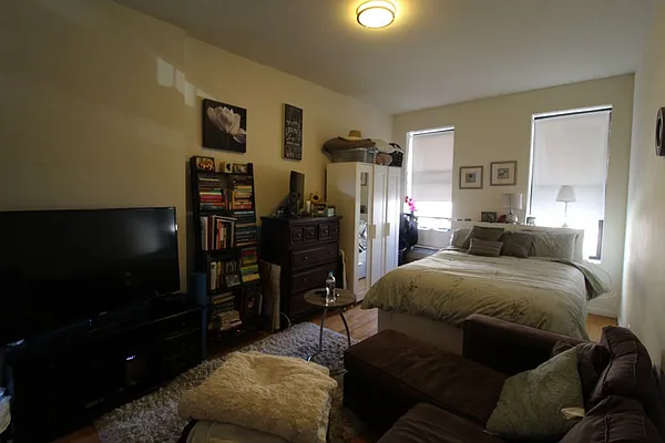 Rented by Mossanen Group | media 25