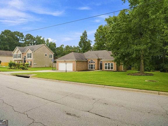 2nd image of 3505 Garden Walk Ln