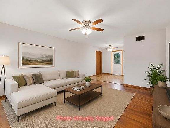3rd image of 1904 W 32nd St S