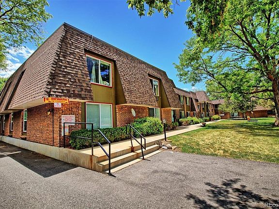 Silverleaf Apartments Entry
