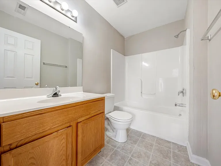 130 Salem Ln — Photo 15