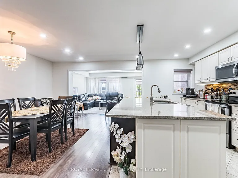 581 Allport Gate — Photo 12