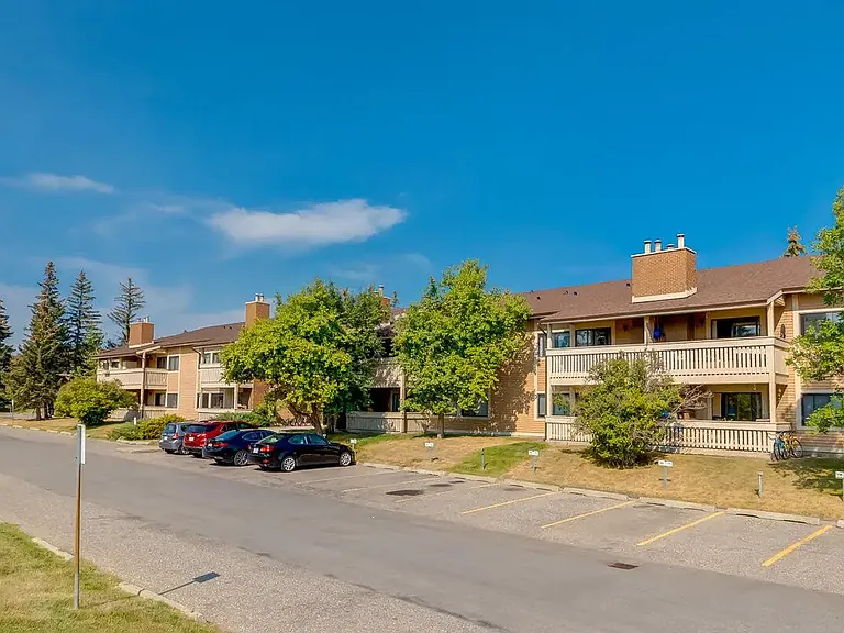 1825 Woodview Dr SW — Photo 52