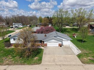 801 Fowler Rd, Fulton, IL 61252