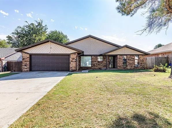 132 Hickory Hill St, Yukon, OK 73099