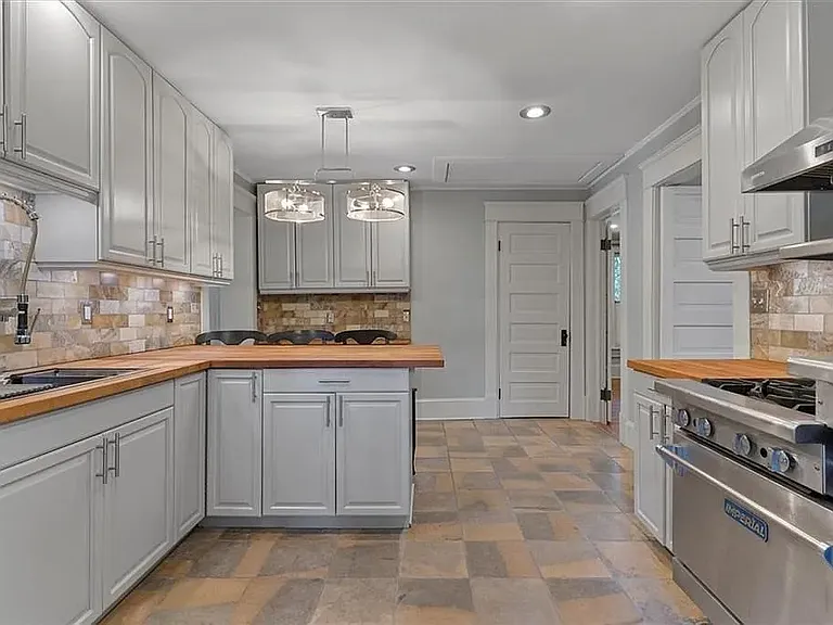 1282 Niles Ave NW — Photo 5