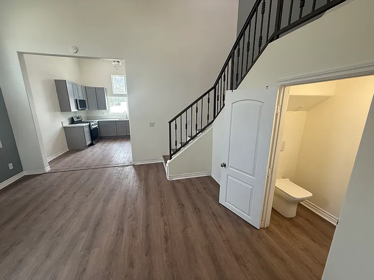 6800 Arlington Ave #A — Photo 3