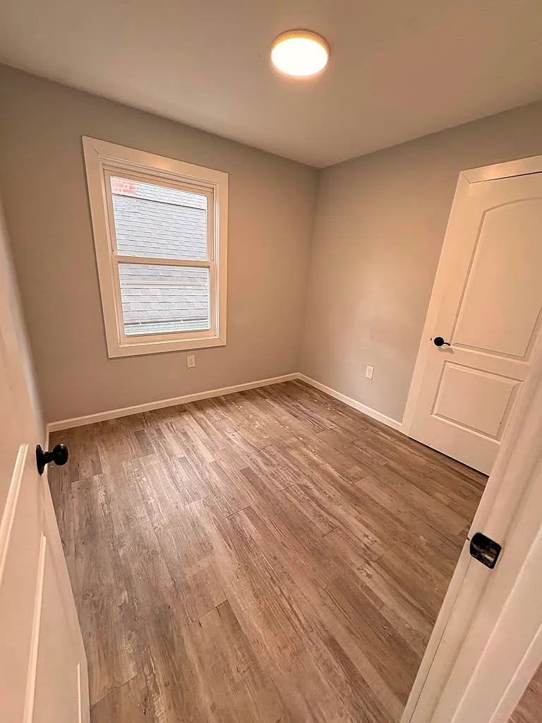 3 bed, 2160 sqft, $2,250 — Photo 4