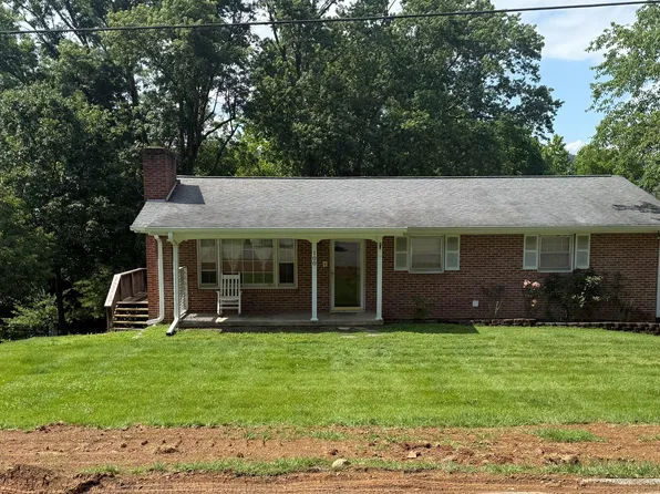 100 Cedarbrook Cir, Bristol, TN 37620