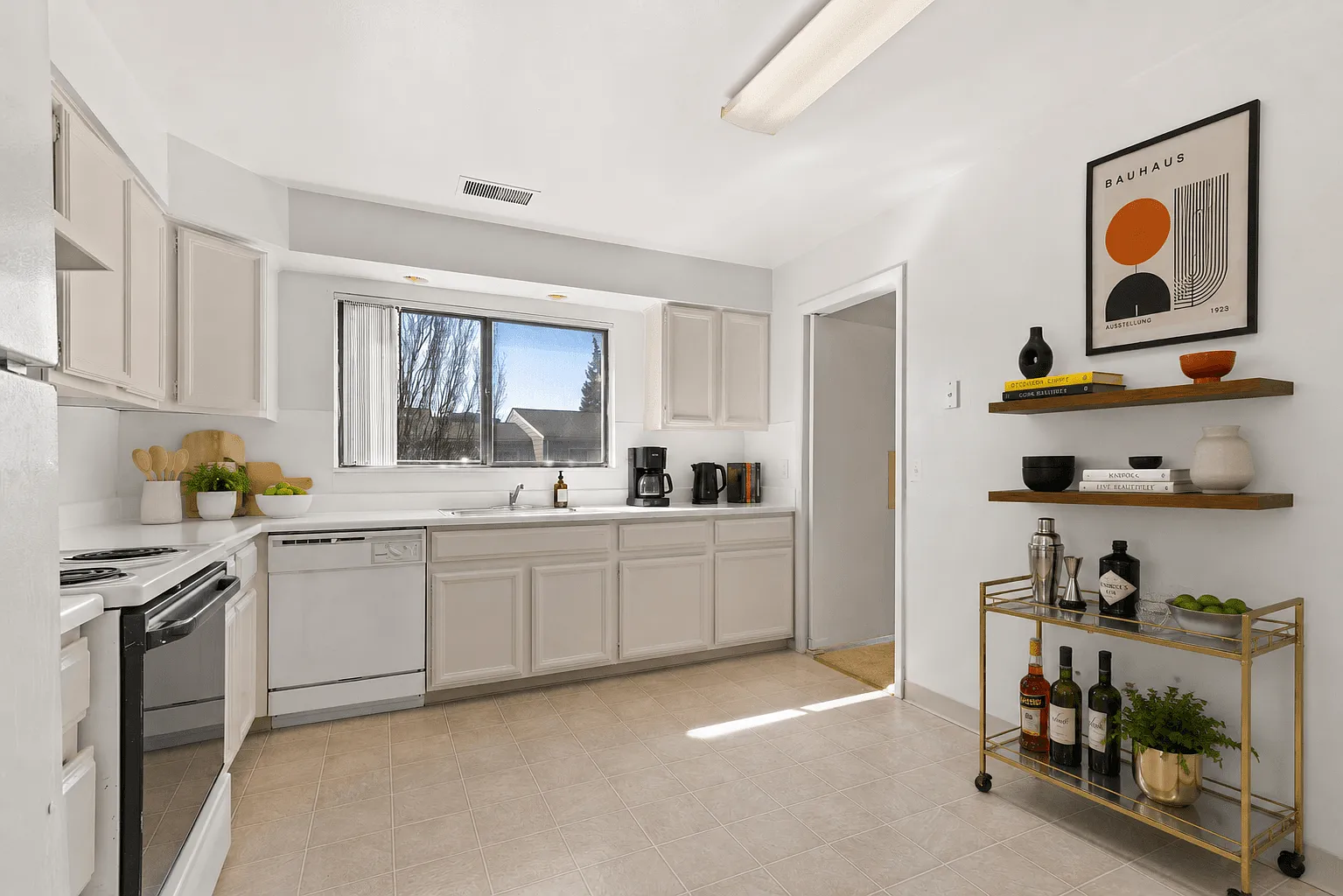 Legacy Place Apartments - Southfield, MI — Photo 1