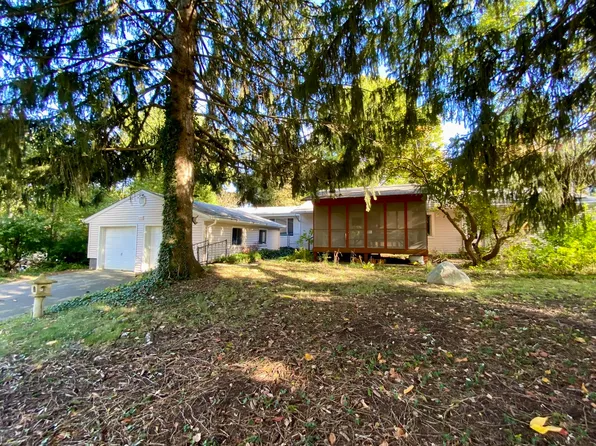 2702 Maplewood Ave, Valparaiso, IN 46383