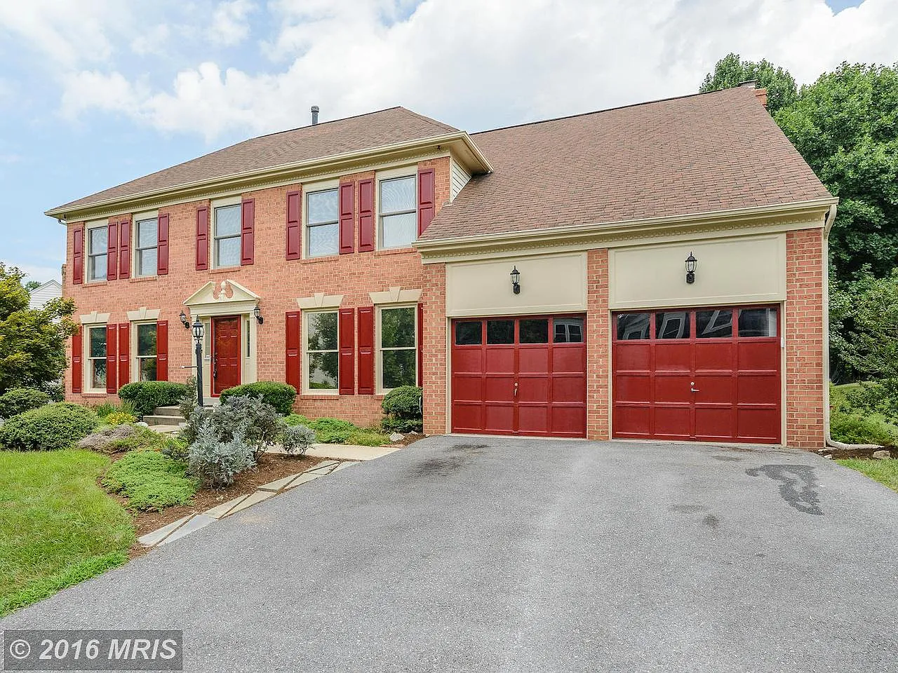715 Brandon Green Dr photo 1