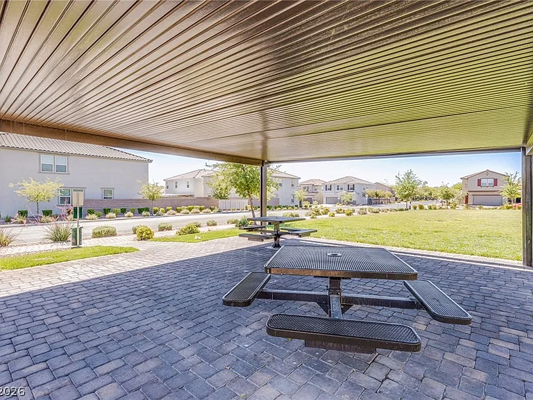 7712 Lush Oasis Ave — Photo 32