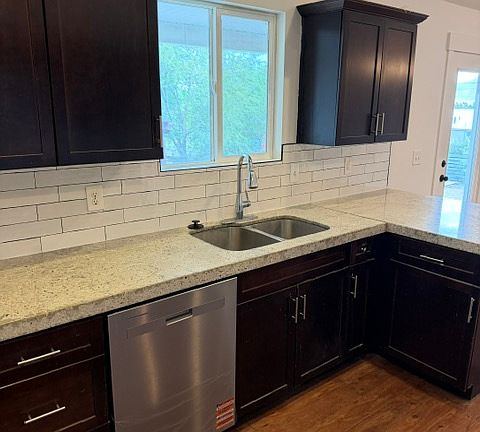 3rd image of 379 Utah Dr