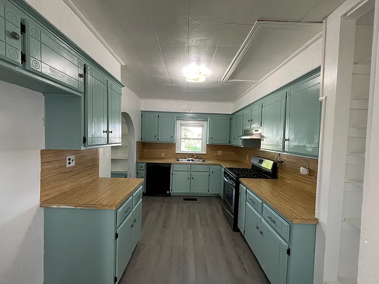 708 SW 3rd St — Photo 11