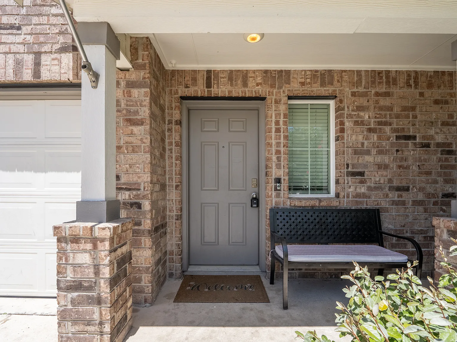 4 bed, 2245 sqft, $1,950 — Photo 3
