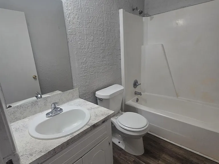1204 S 1st St #1 — Photo 11