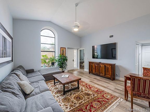 2nd image of 5292 Bolero Cir #0