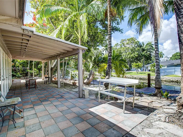 616 SW 11th Ct — Photo 44