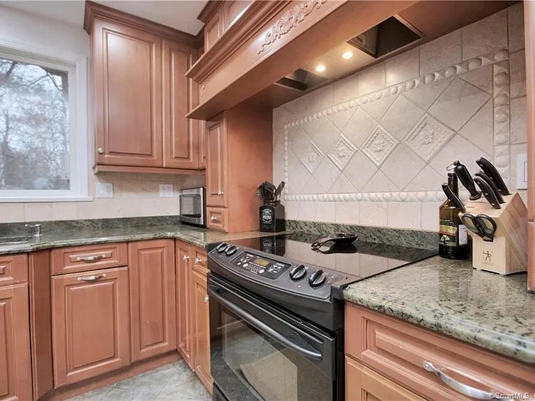 8 Lone Pine Ln — Photo 8
