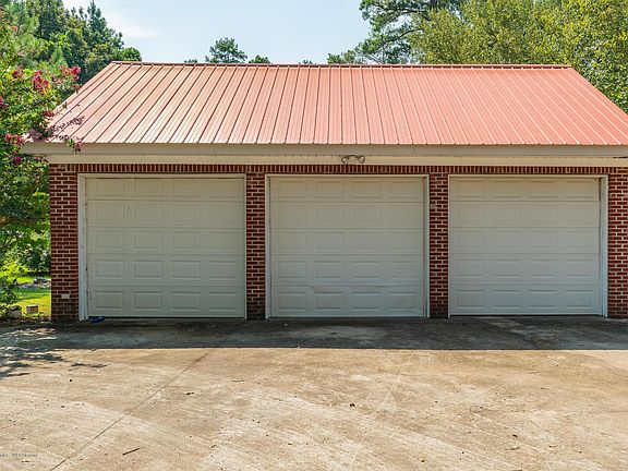 Image 4: Detached Garage