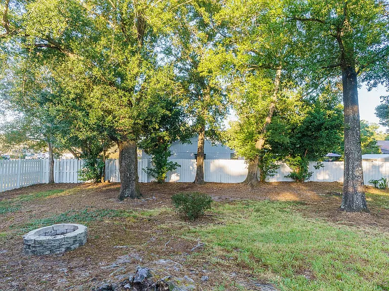 231 S 69th Ave — Photo 19