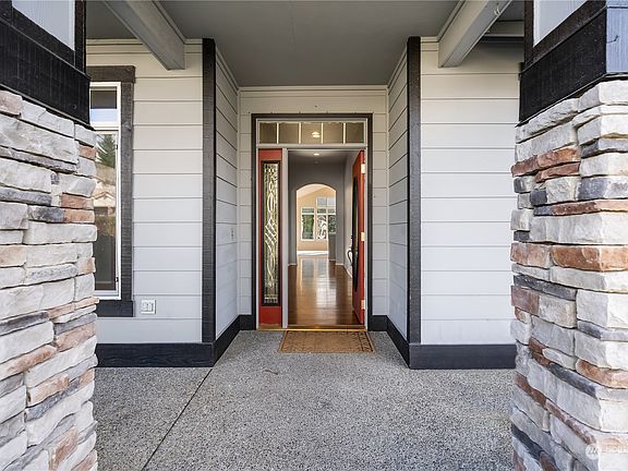 3rd image of 18105 92nd Avenue E
