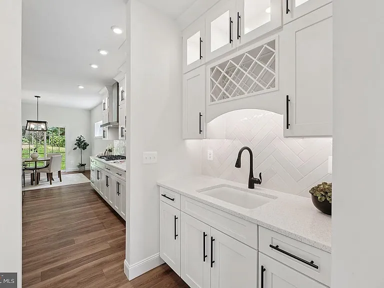 1823 Colt Ln — Photo 12