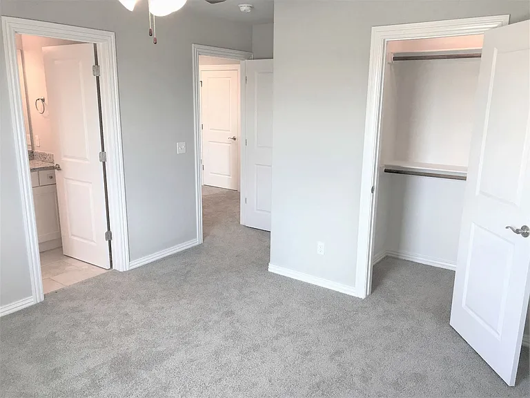 B3 (1-car) Guest Bed