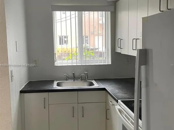 307 NW 84th St #307, Miami, FL 33150