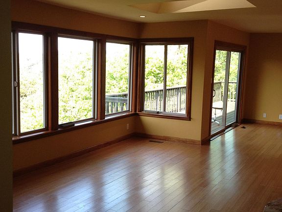 5th image of 80 Woodside Dr