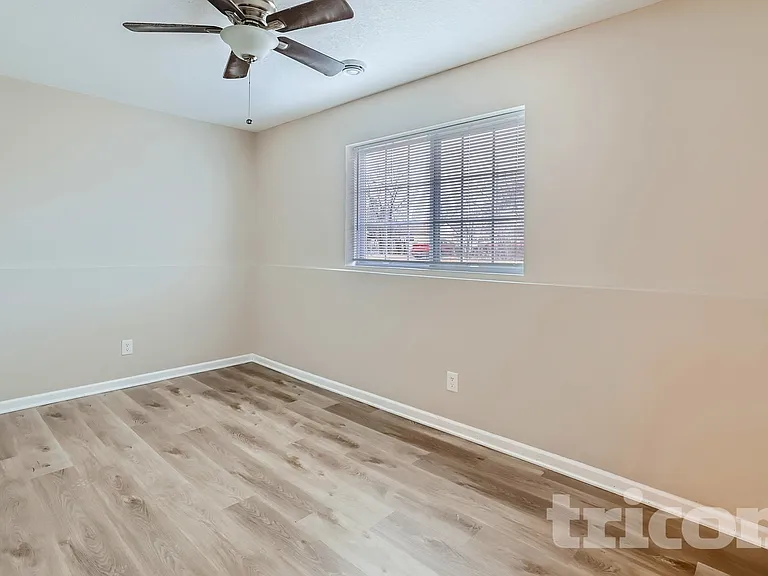 100 E Spruce St — Photo 5